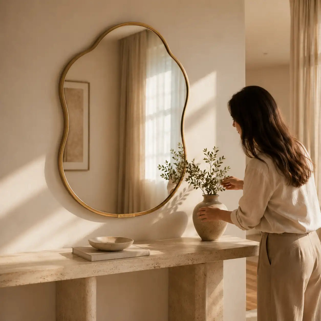 Norvelliq®Nola Organic Shape Mirror