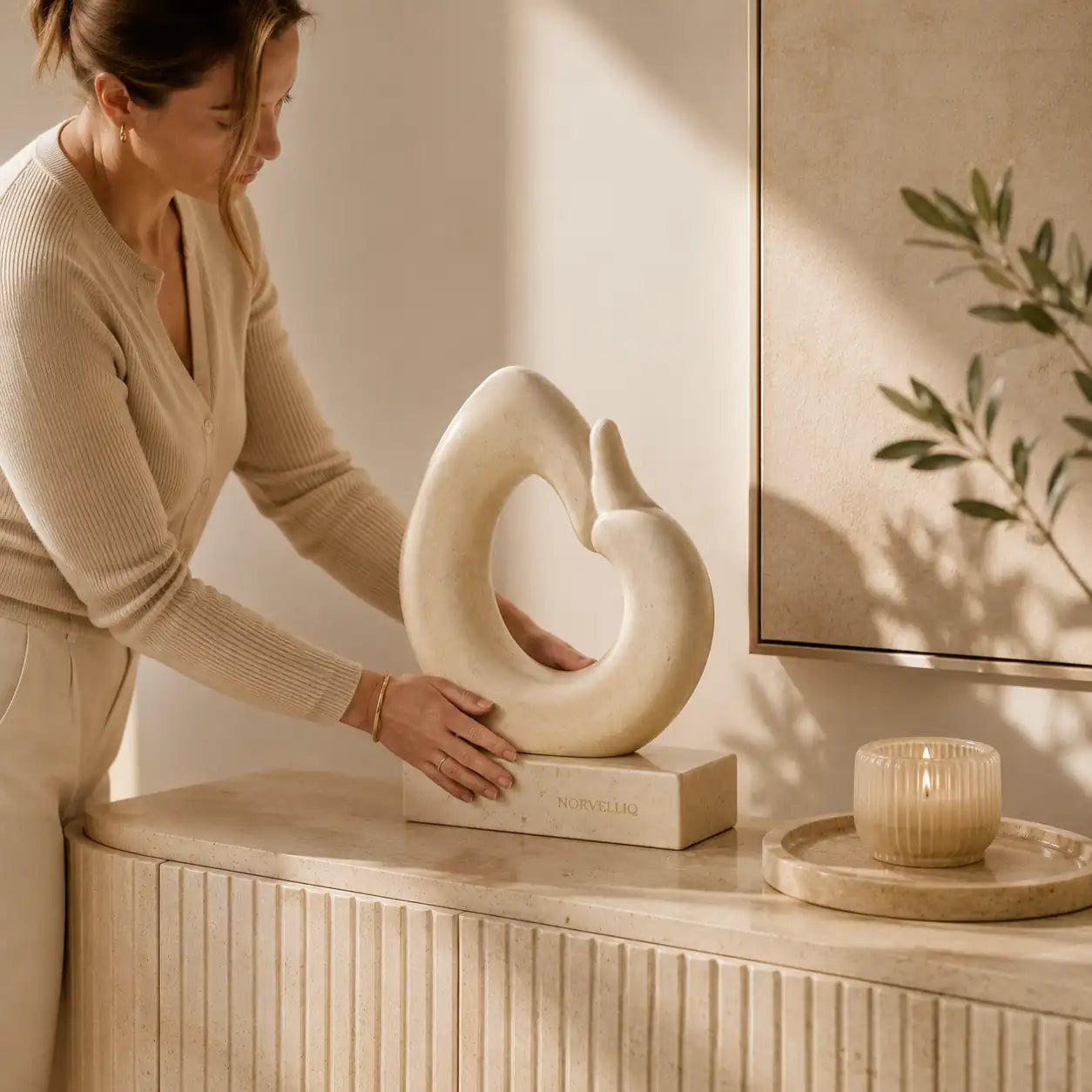 Norvelliq®Lumière Abstract Loop Sculpture